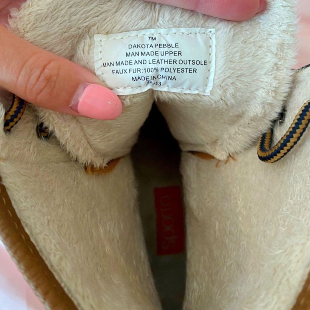 Duck Boots - Picture 2 of 3